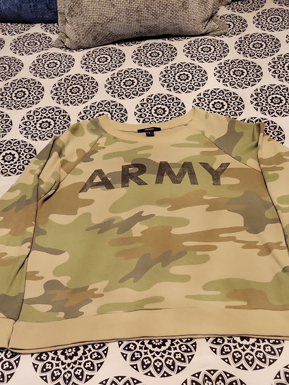 ARMY Camo Sweatshirt - Beige & Green